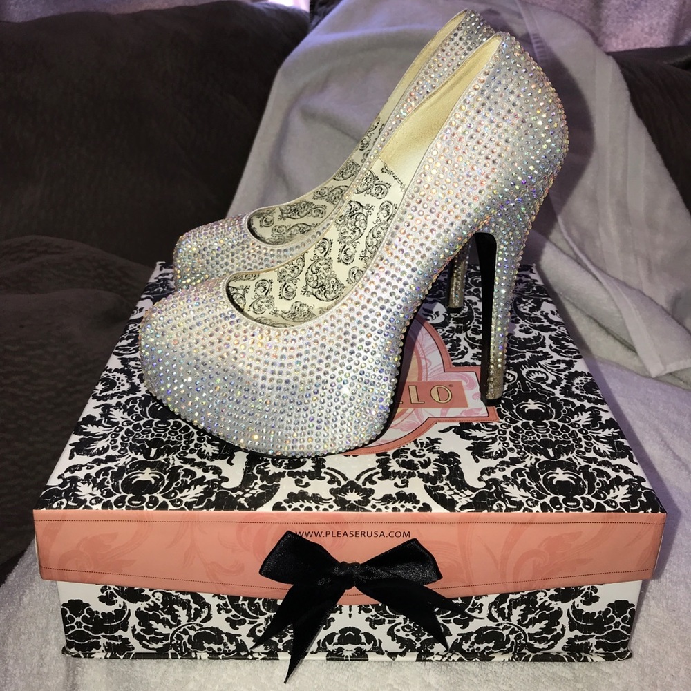 Bordello crystal heels with box